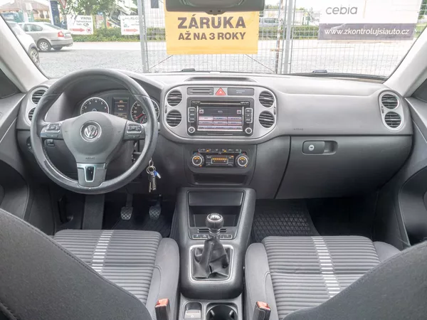 Volkswagen Tiguan ČR 2.0TDI 125KW 4x4 - SERVIS - foto 13