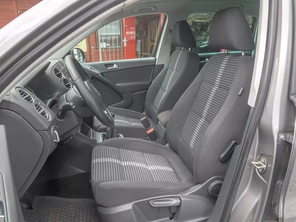 Volkswagen Tiguan ČR 2.0TDI 125KW 4x4 - SERVIS - foto 15