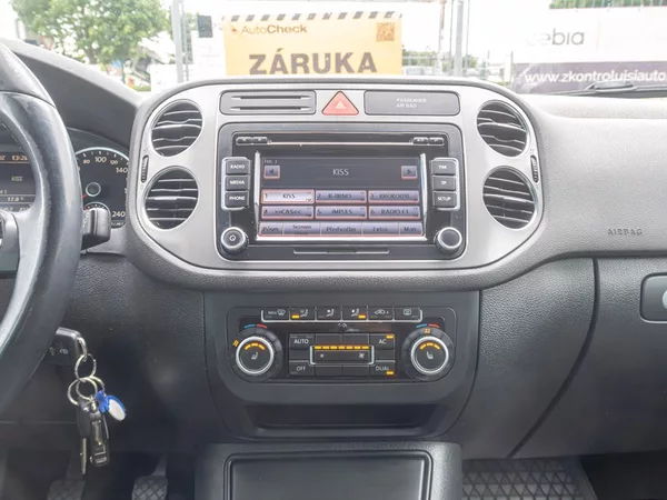 Volkswagen Tiguan ČR 2.0TDI 125KW 4x4 - SERVIS - foto 21