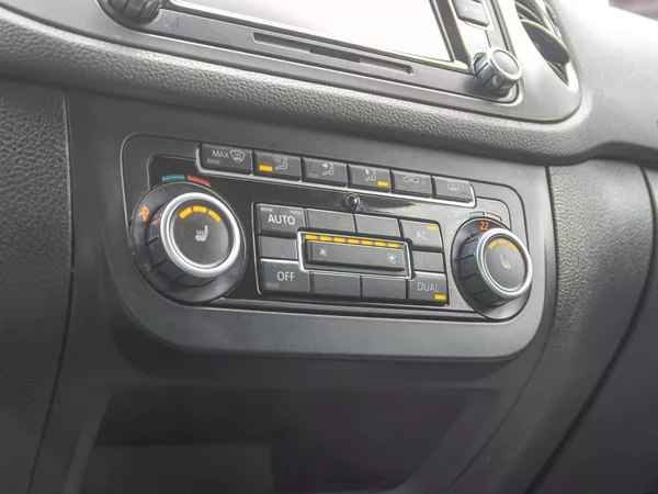 Volkswagen Tiguan ČR 2.0TDI 125KW 4x4 - SERVIS - foto 23