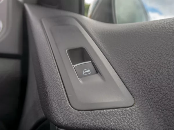 Volkswagen Tiguan ČR 2.0TDI 125KW 4x4 - SERVIS - foto 30