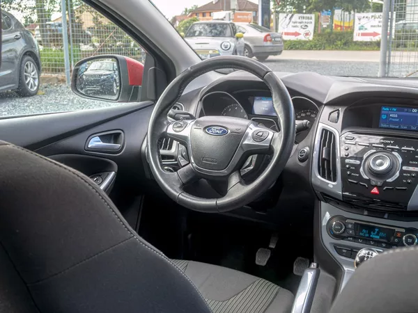 Ford Focus 1.6i 16V 110KW – VÝBAVA! - foto 13