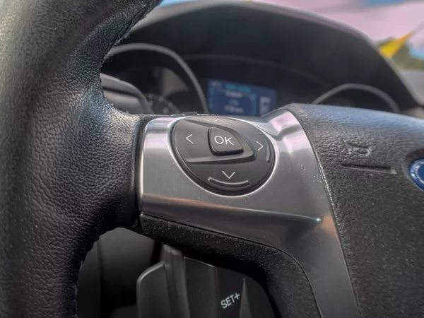 Ford Focus 1.6i 16V 110KW – VÝBAVA! - foto 17