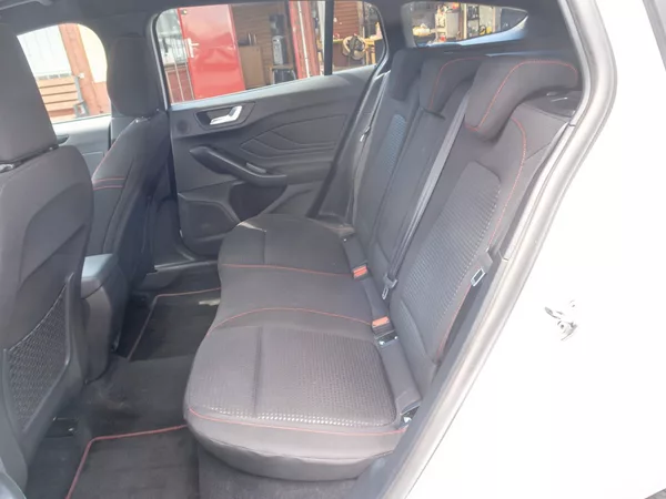 Ford Focus ČR 1.0T 114KW mat – LED - foto 45