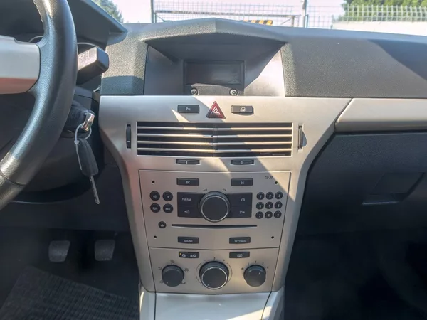 Opel Astra 1.4i 63KW KUPÉ – SERVISKA - foto 18