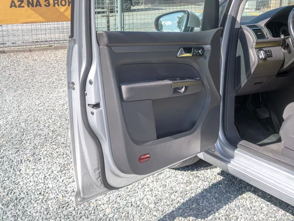 Volkswagen Touran 1.6TDI 77KW DSG NAVI – 7 SEDAD - foto 10