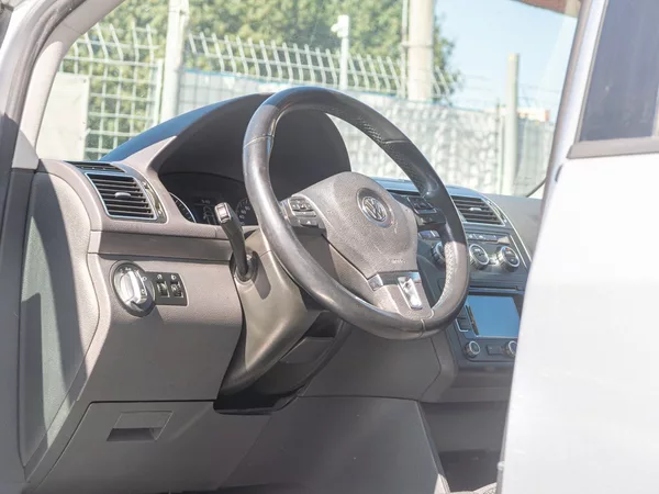 Volkswagen Touran 1.6TDI 77KW DSG NAVI – 7 SEDAD - foto 11