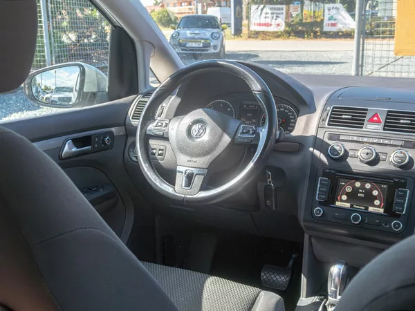 Volkswagen Touran 1.6TDI 77KW DSG NAVI – 7 SEDAD - foto 13