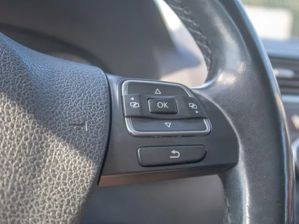 Volkswagen Touran 1.6TDI 77KW DSG NAVI – 7 SEDAD - foto 16