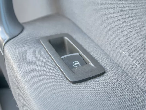 Volkswagen Touran 1.6TDI 77KW DSG NAVI – 7 SEDAD - foto 28