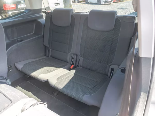 Volkswagen Touran 1.6TDI 77KW DSG NAVI – 7 SEDAD - foto 39