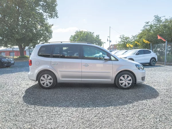 Volkswagen Touran 1.6TDI 77KW DSG NAVI – 7 SEDAD - foto 4