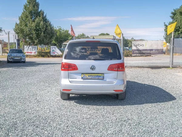 Volkswagen Touran 1.6TDI 77KW DSG NAVI – 7 SEDAD - foto 6