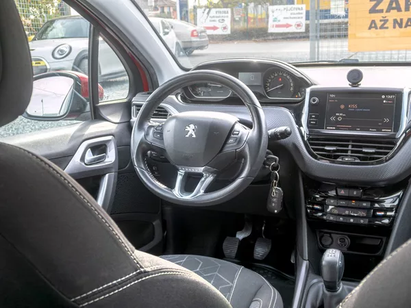 Peugeot 2008 ČR 1.2T 81KW – 88.359KM - foto 13