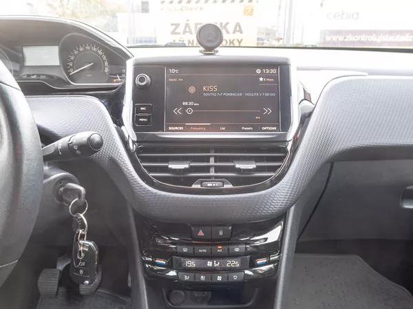 Peugeot 2008 ČR 1.2T 81KW – 88.359KM - foto 21