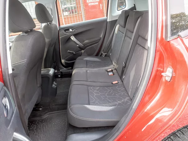 Peugeot 2008 ČR 1.2T 81KW – 88.359KM - foto 34