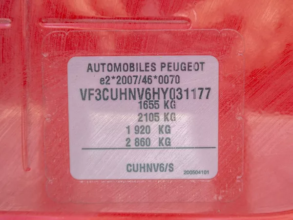 Peugeot 2008 ČR 1.2T 81KW – 88.359KM - foto 43