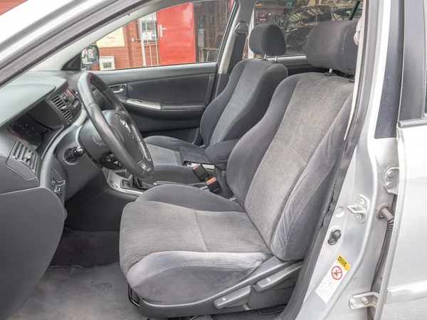 Toyota Corolla ČR 1.6i 16V 81KW – 2x PNEU - foto 13