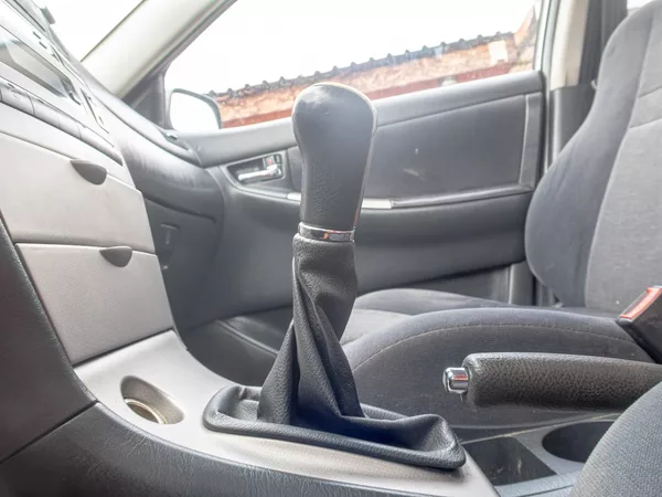 Toyota Corolla ČR 1.6i 16V 81KW – 2x PNEU - foto 21