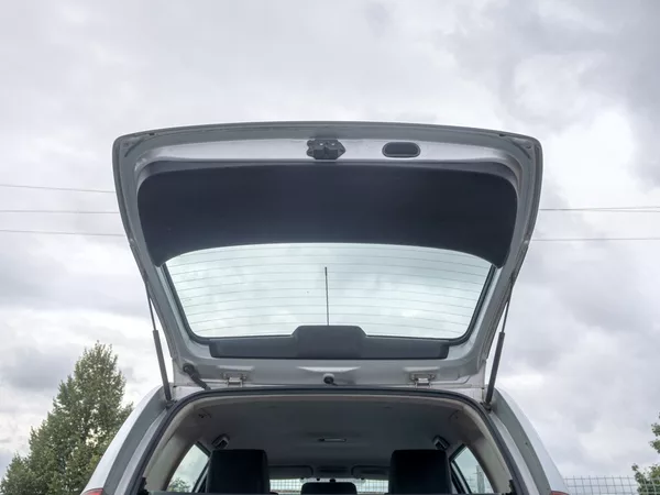 Toyota Corolla ČR 1.6i 16V 81KW – 2x PNEU - foto 31