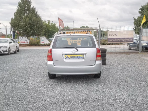Toyota Corolla ČR 1.6i 16V 81KW – 2x PNEU - foto 6