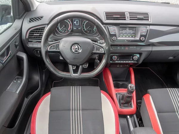 Škoda Fabia ČR 1.2T 81KW MONTE CARLO - foto 12