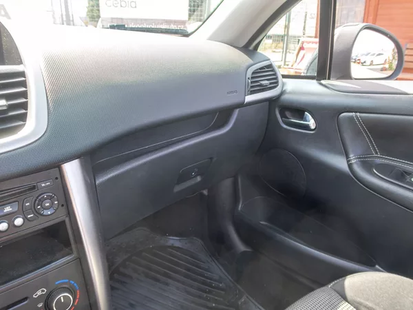 Peugeot 207 1.6i 88KW – WINDSHOT - foto 16
