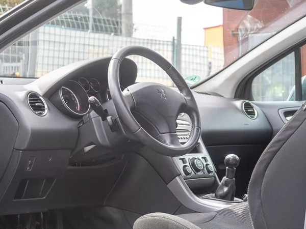 Peugeot 308 1.6i 88KW 3DV – 2x KOLA - foto 11