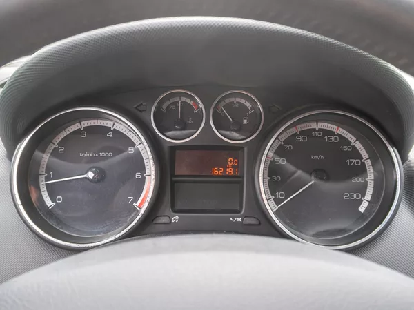 Peugeot 308 1.6i 88KW 3DV – 2x KOLA - foto 19