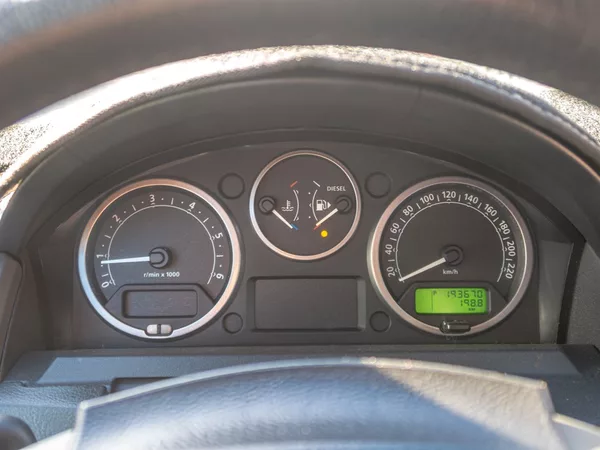Land Rover Discovery 2.7D 140KW – PO SERVISU - foto 17