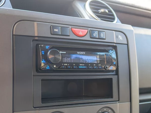Land Rover Discovery 2.7D 140KW – PO SERVISU - foto 19