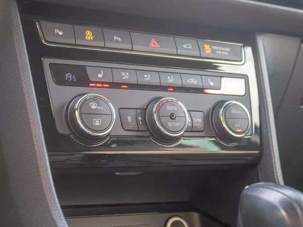 Seat Ateca 2.0D - VELKÝ SERVIS - foto 30