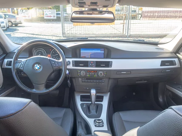 BMW Řada 3 325i 160KW mat HK – NAVIGACE - foto 15