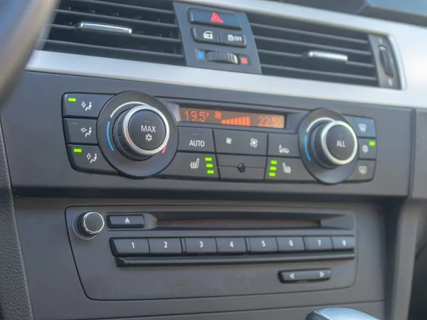 BMW Řada 3 325i 160KW mat HK – NAVIGACE - foto 27
