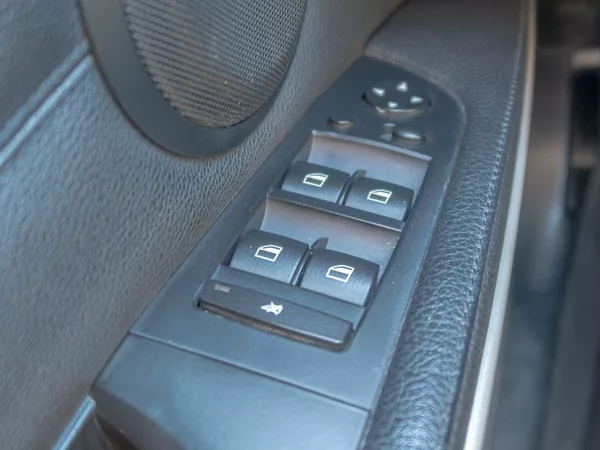 BMW Řada 3 325i 160KW mat HK – NAVIGACE - foto 32