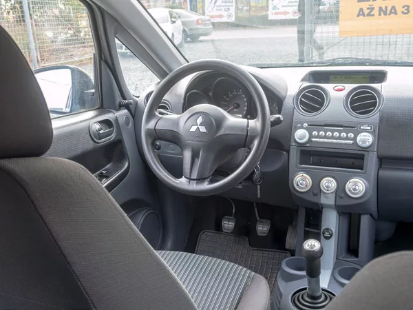 Mitsubishi Colt 1.1i 55KW – PO SERVISU! - foto 11