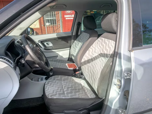 Škoda Fabia 1.4i 16V 63KW – ESP - foto 12