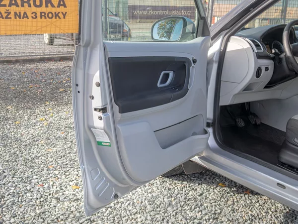 Škoda Fabia 1.4i 16V 63KW – ESP - foto 9