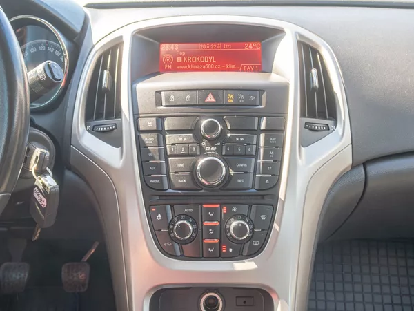 Opel Astra ČR 1.6i 16V – 1 majitelka - foto 19
