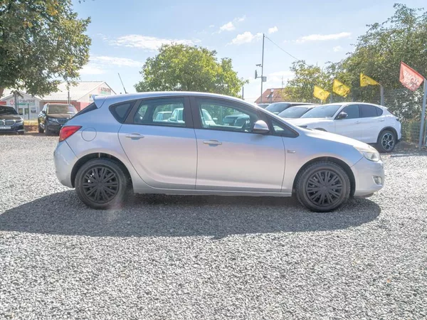 Opel Astra ČR 1.6i 16V – 1 majitelka - foto 4