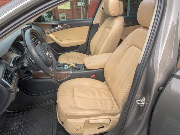 Audi A6 Allroad 3.0TDI 180KW – VÝBAVA - foto 16