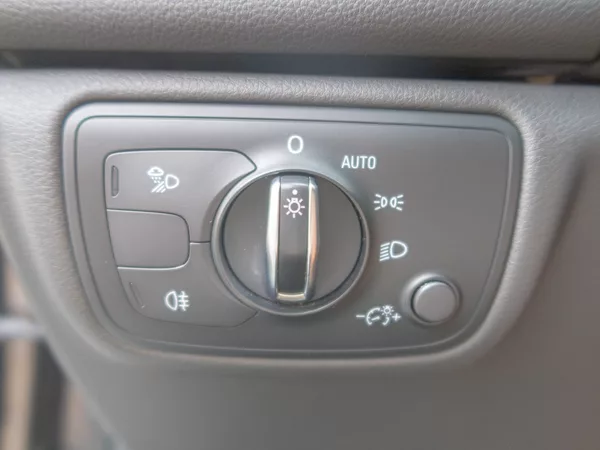 Audi A6 Allroad 3.0TDI 180KW – VÝBAVA - foto 17