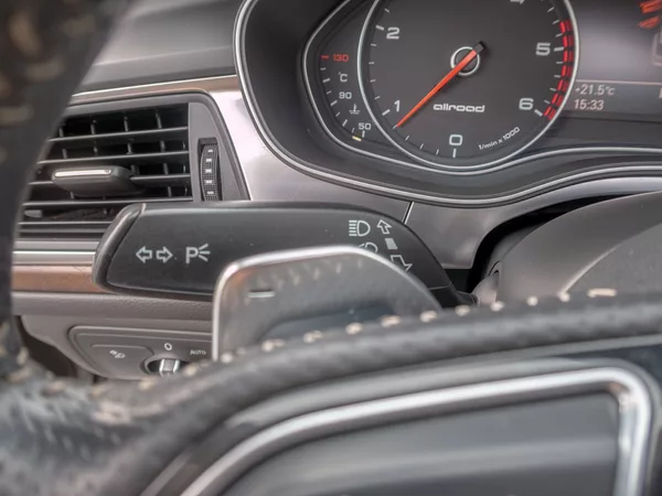 Audi A6 Allroad 3.0TDI 180KW – VÝBAVA - foto 20