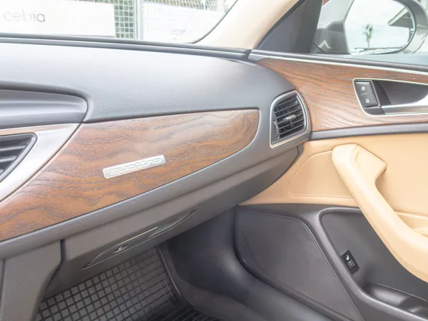 Audi A6 Allroad 3.0TDI 180KW – VÝBAVA - foto 28