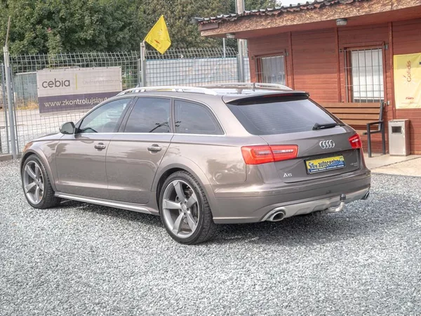 Audi A6 Allroad 3.0TDI 180KW – VÝBAVA - foto 7