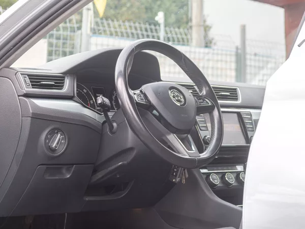 Škoda Superb ČR 2.0TDI 110KW DSG – NAVI - foto 11