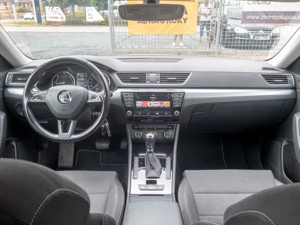 Škoda Superb ČR 2.0TDI 110KW DSG – NAVI - foto 12