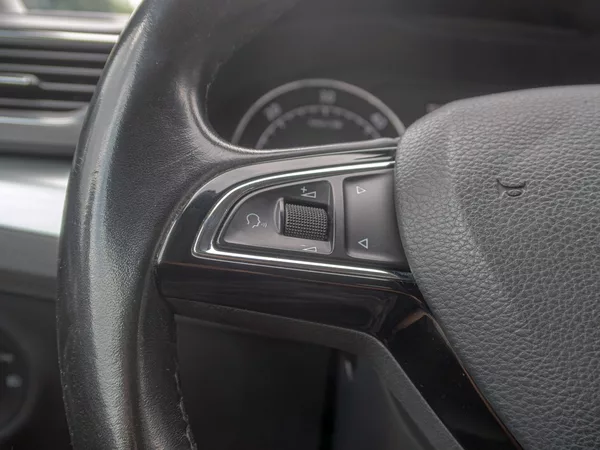 Škoda Superb ČR 2.0TDI 110KW DSG – NAVI - foto 15