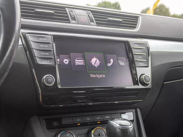Škoda Superb ČR 2.0TDI 110KW DSG – NAVI - foto 21