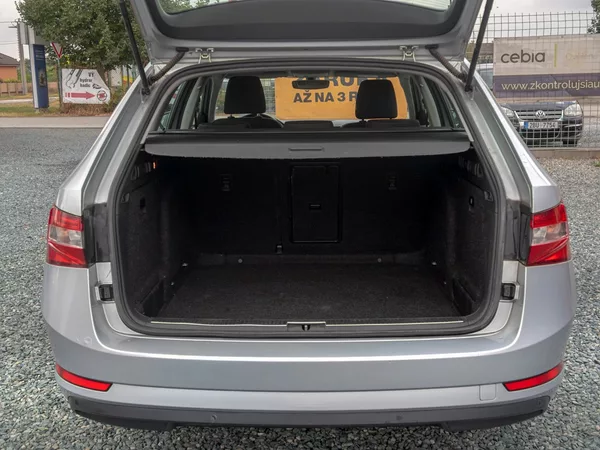 Škoda Superb ČR 2.0TDI 110KW DSG – NAVI - foto 38